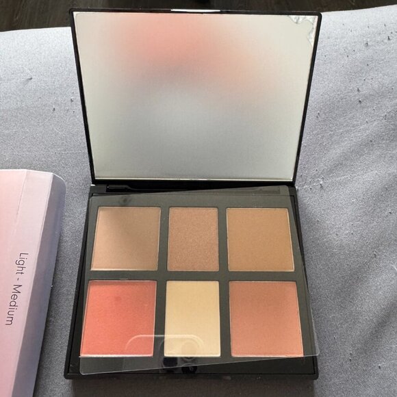 Wingme | NEW Ethereal Rose Face and Eye Palette in Light/Medium - Picture 3 of 8